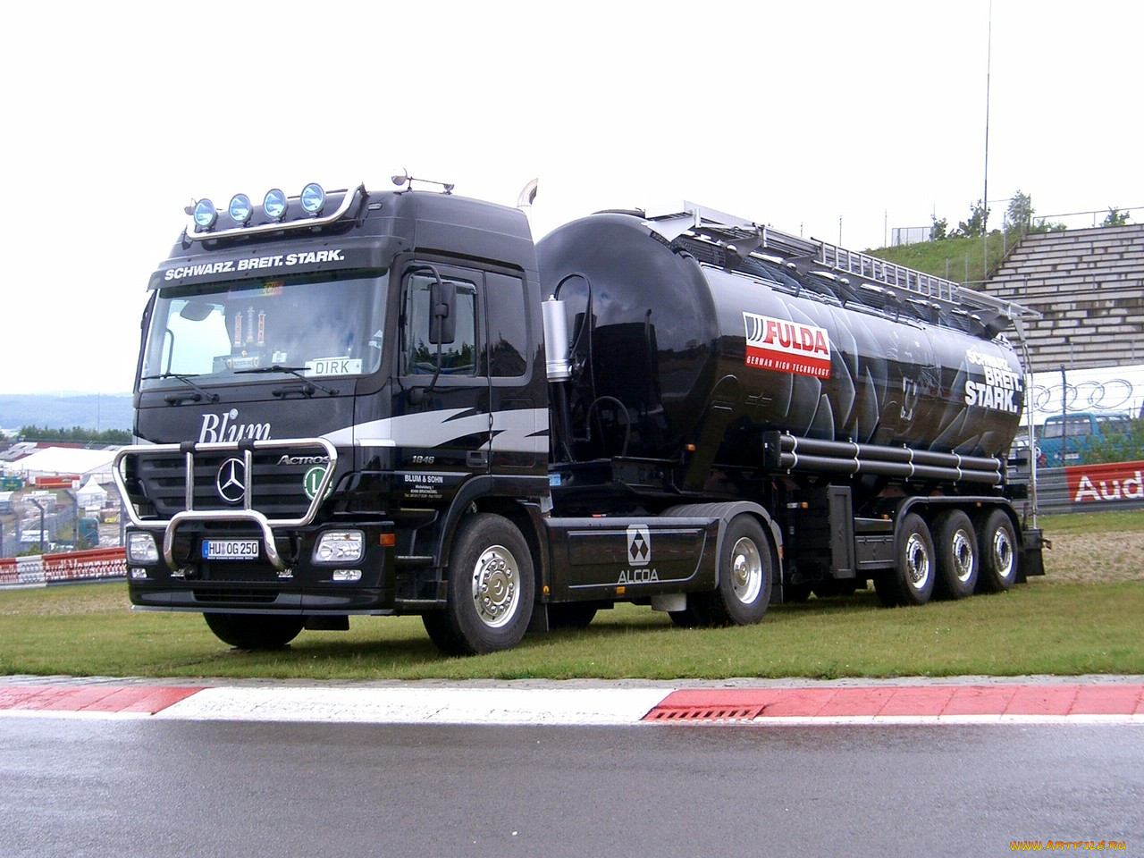 , mercedes, trucks